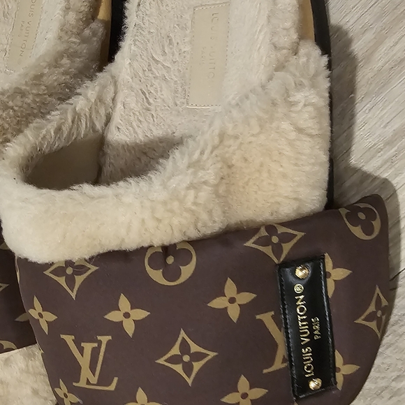 Louis Vuitton Slipper Pillow Flat Comfort Mule 40 - Picture 5 of 7